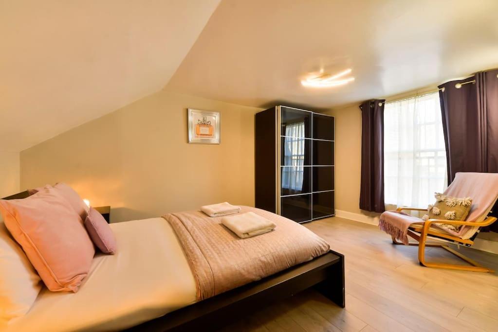 George IV Bridge - Superbly Located 3 Bedroom! Edimburgo Exterior foto